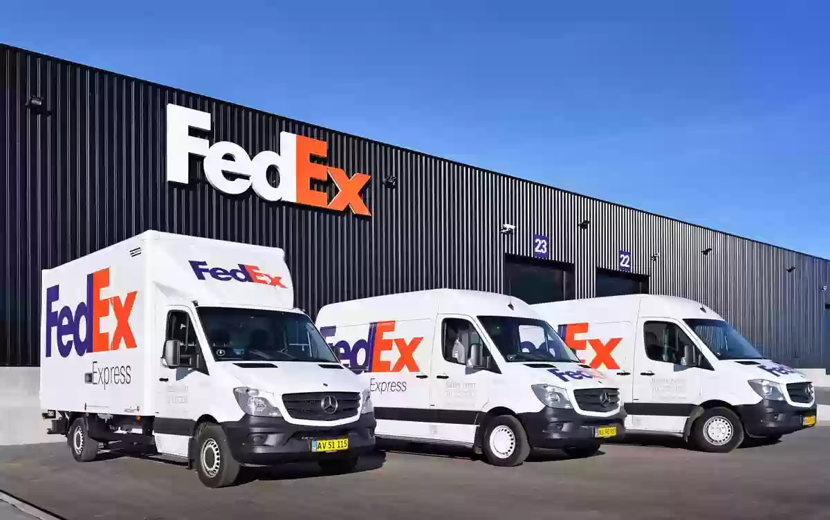 مميزات الشحن في FedEx السعودية